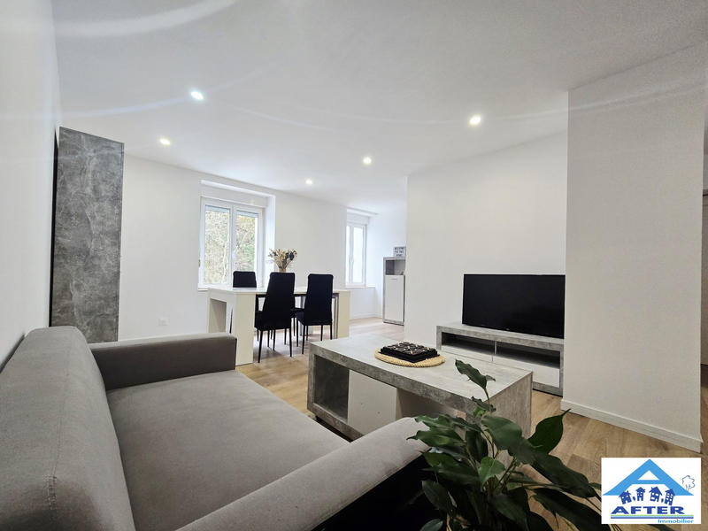 Maison - 98 m² - 5 pièces