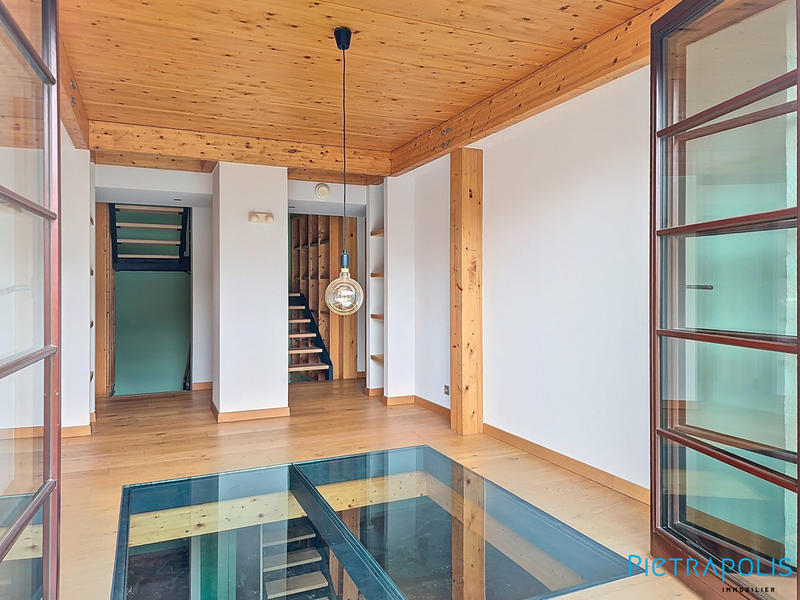 Maison - 255 m² - 5 pièces