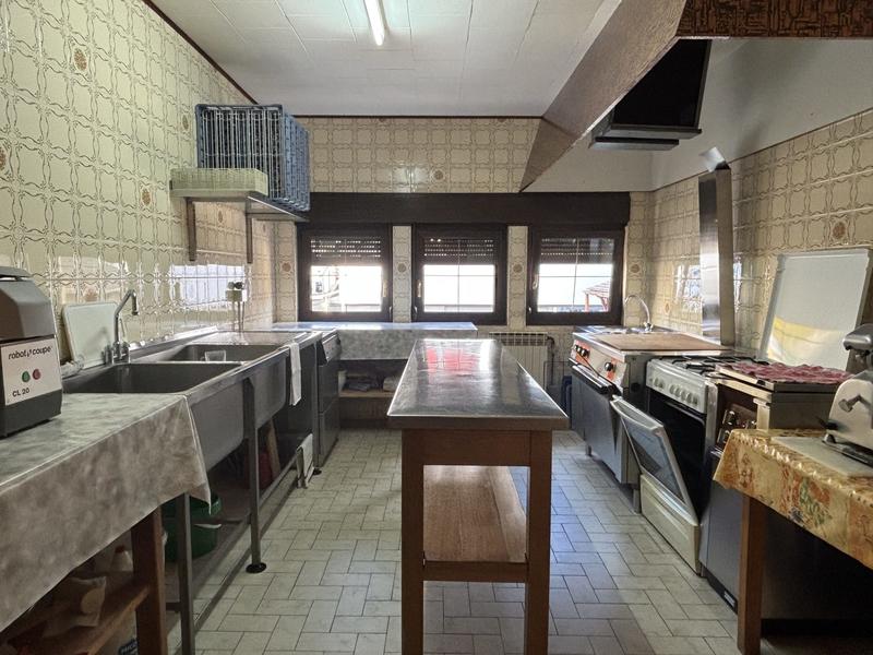 Maison ancienne - 466 m² - 11 pièces