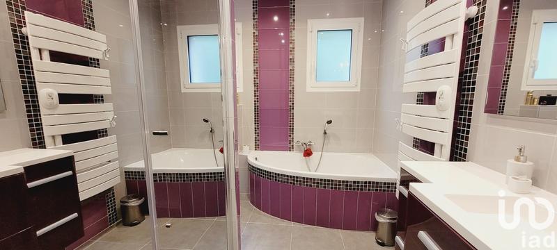 Maison - 240 m² - 9 pièces