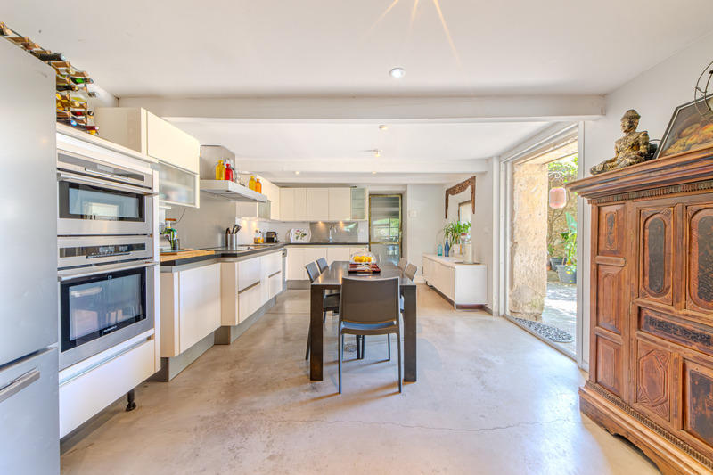 Maison - 300 m² - 10 pièces