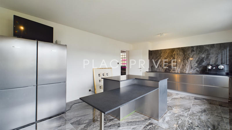 Appartement - 206 m² - 4 pièces