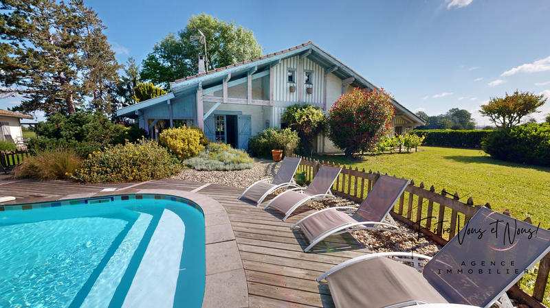 Maison - 347 m² - 13 pièces