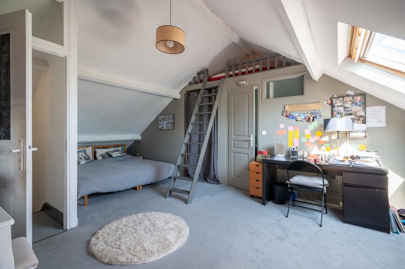 Maison - 300 m² - 9 pièces