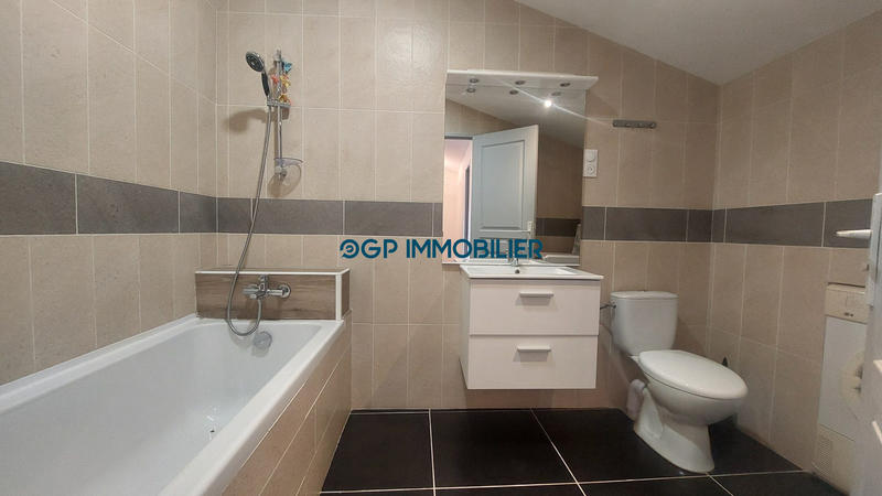 Maison - 203 m² - 8 pièces