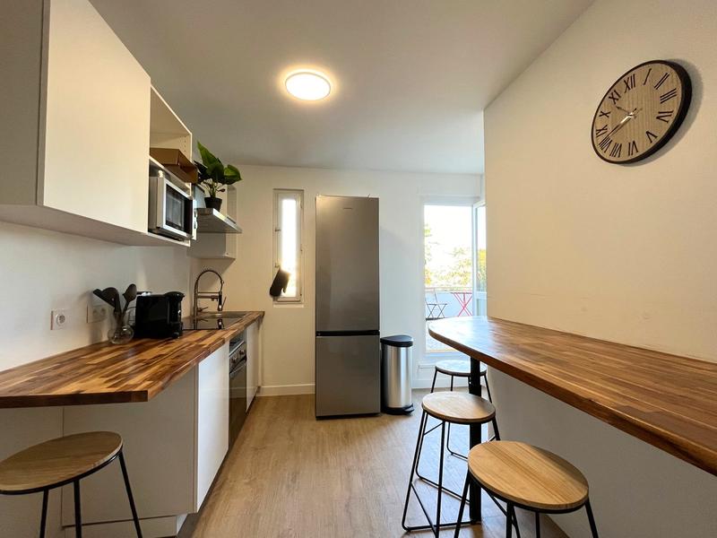 Appartement - 90 m² - 6 pièces