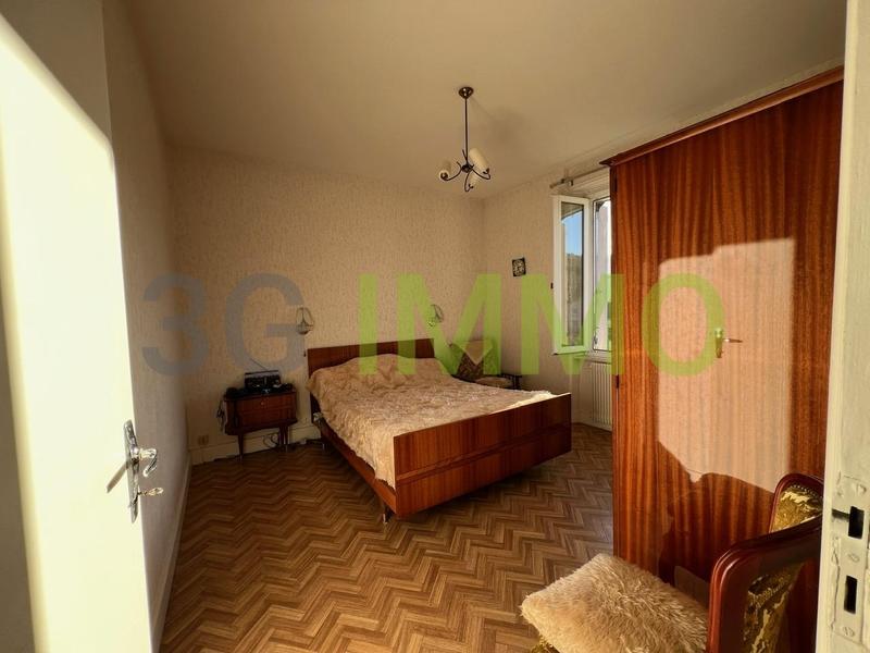 Maison - 94 m² - 5 pièces