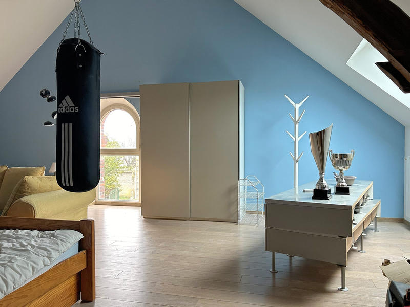 Maison - 325 m² - 12 pièces