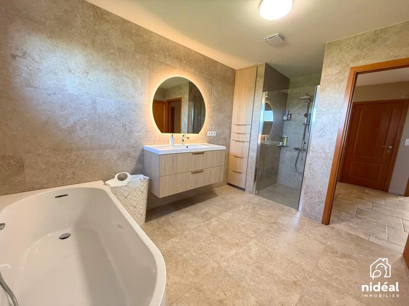 Maison - 120 m² - 5 pièces