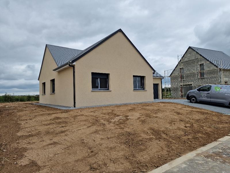 Maison - 90 m² - 5 pièces