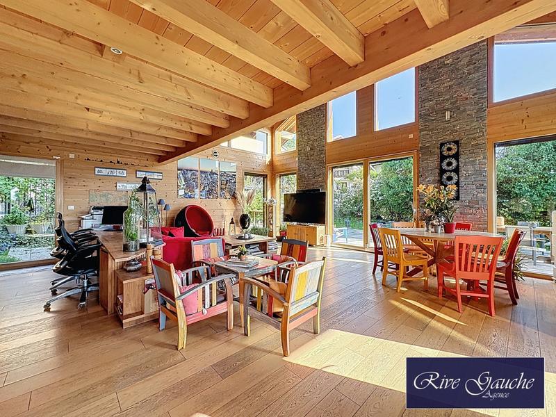 Maison - 345 m² - 7 pièces