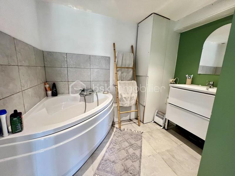 Immeuble - 220 m² - 10 pièces