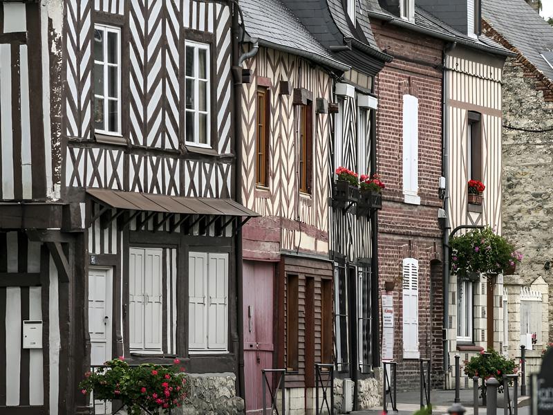 Théâtre : "Les femmes ont toujours raison, les hommes n’ont jamais tort"