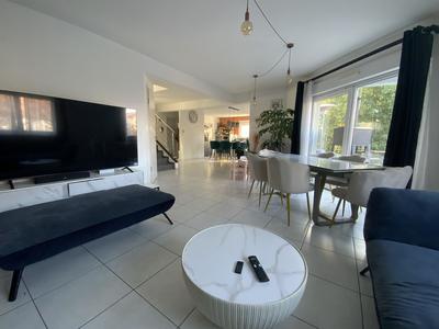 Maison d'architecte - 208 m² - 6 pièces