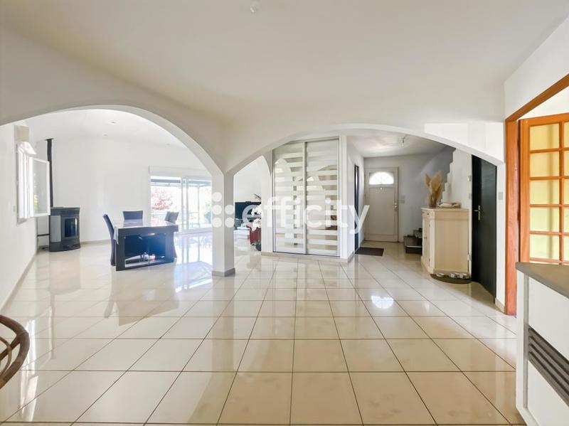 Maison - 182 m² - 5 pièces