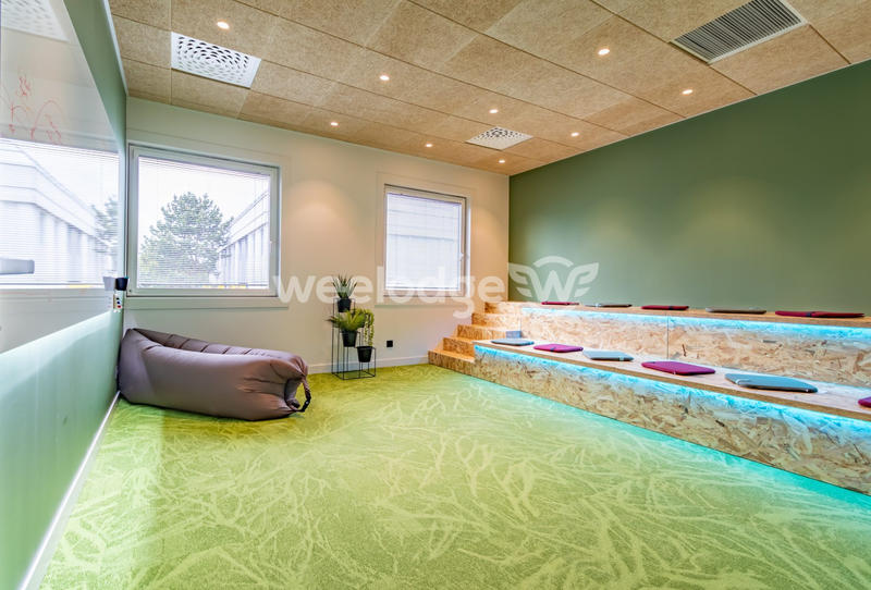 Bureau - 200 m² - 9 pièces