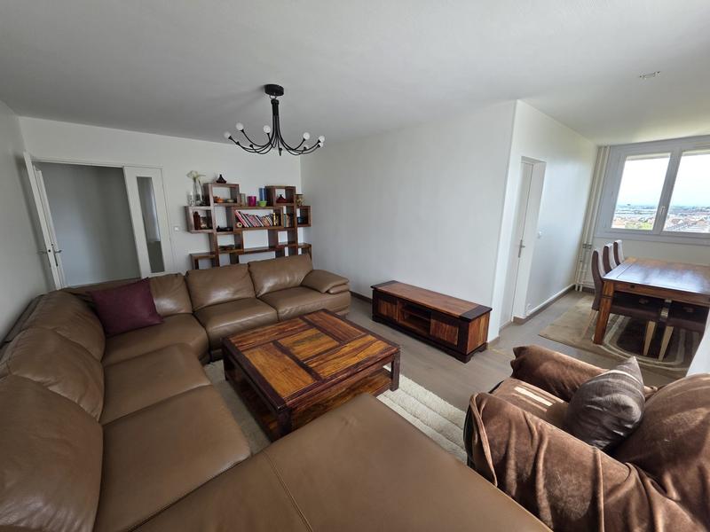 Appartement - 82 m² - 4 pièces