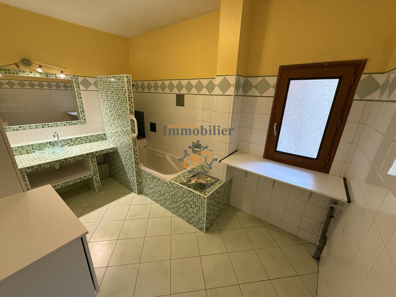 Appartement - 136 m² - 4 pièces