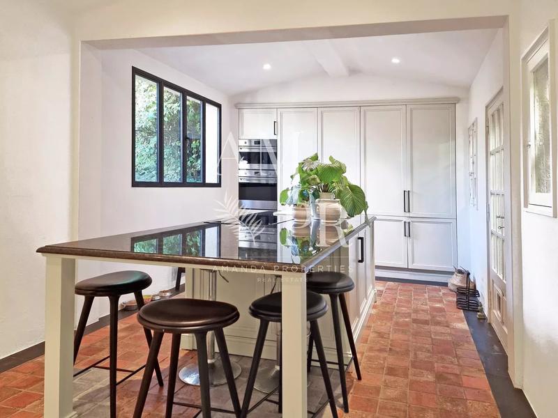 Maison - 290 m² - 7 pièces