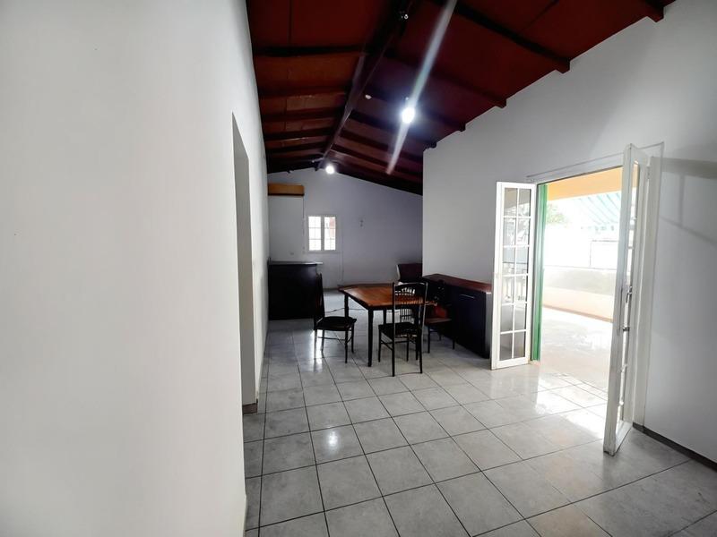 Maison - 90 m² - 6 pièces