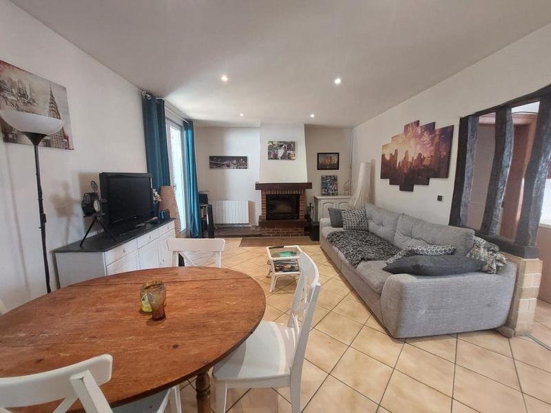 Maison - 99 m² - 5 pièces