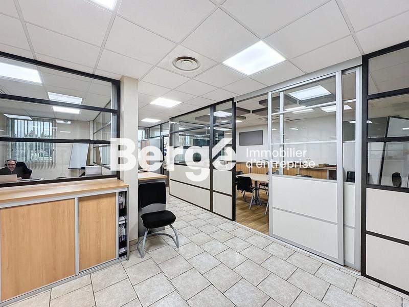 Bureau - 300 m²