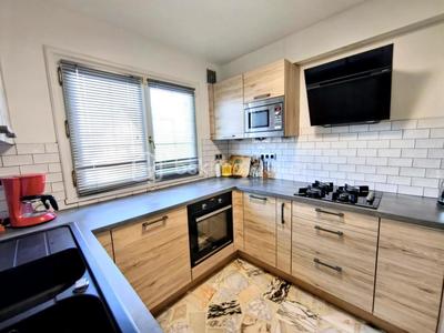 Maison - 96 m² - 5 pièces