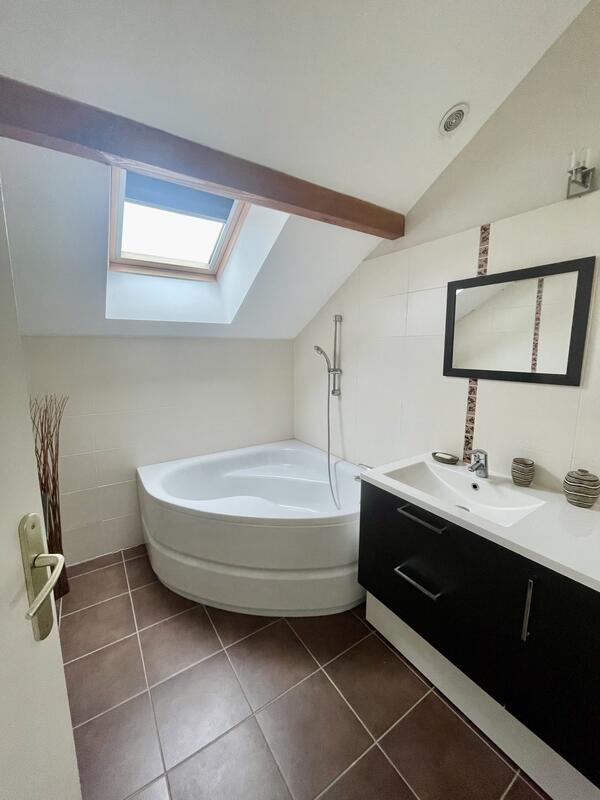 Maison - 165 m² - 6 pièces