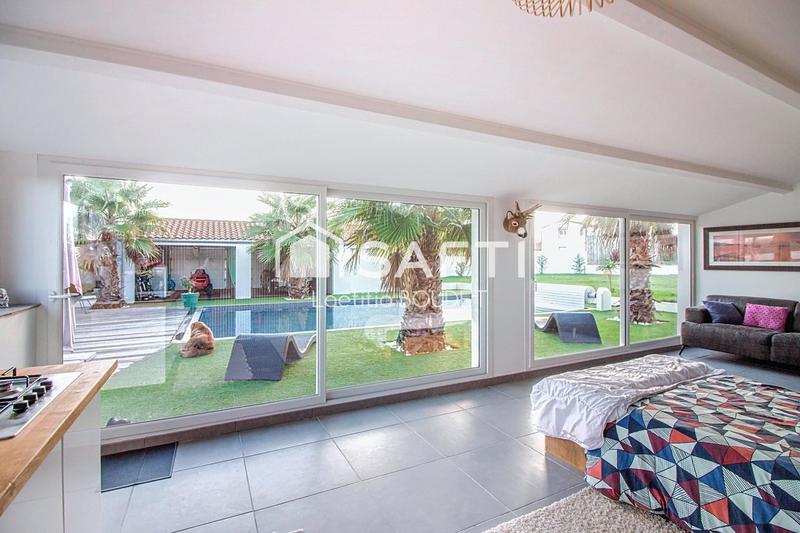 Villa - 225 m² - 6 pièces