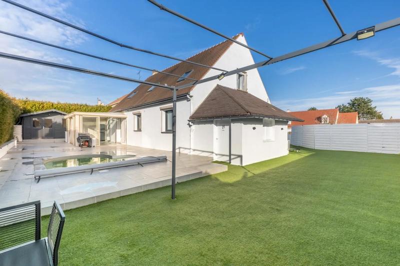 Maison - 158 m² - 10 pièces