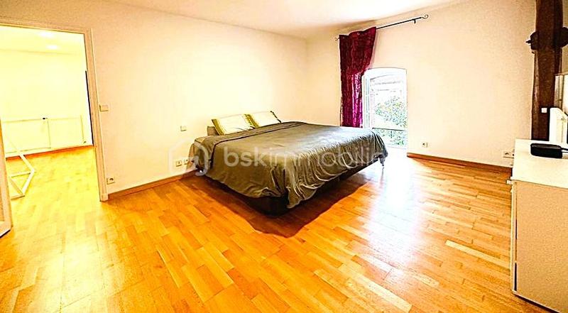 Corps de ferme - 400 m² - 15 pièces