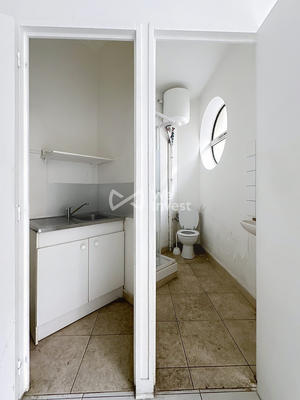 Local commercial - 30 m² - 2 pièces