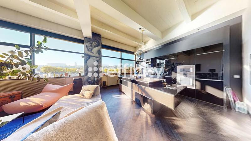 Loft - 149 m² - 4 pièces