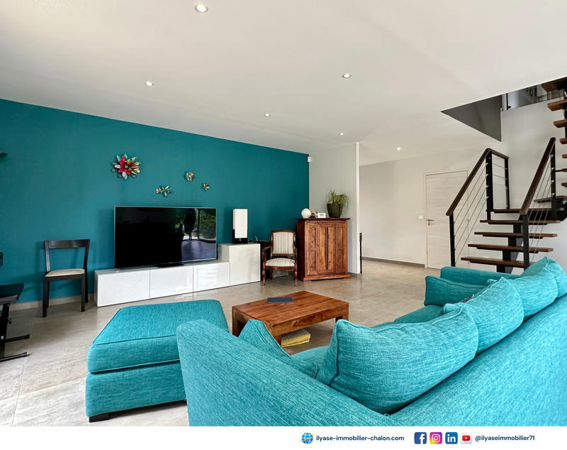 Maison - 225 m² - 7 pièces