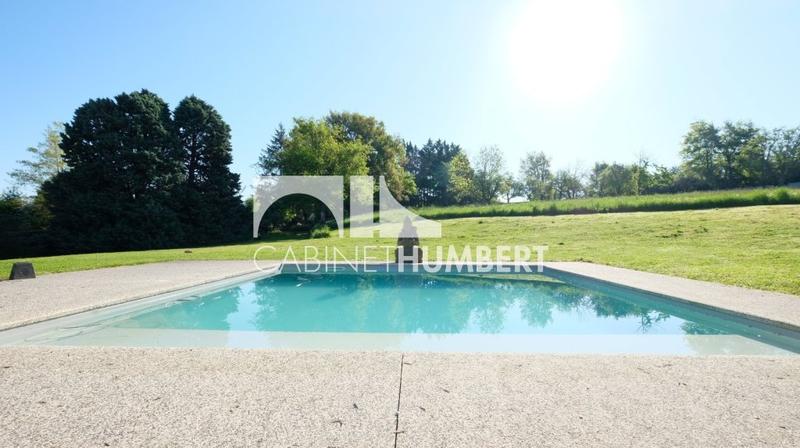 Maison - 380 m² - 9 pièces