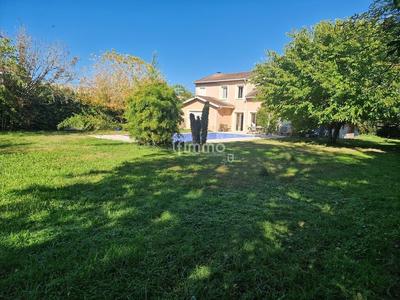 Maison - 194 m² - 7 pièces