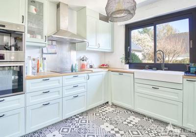 Maison - 204 m² - 8 pièces