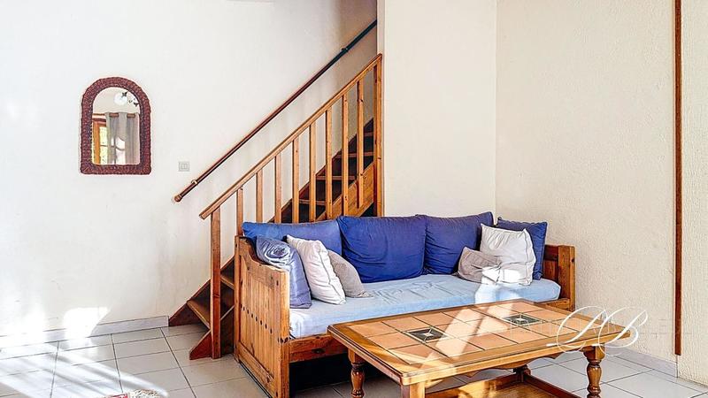 Maison - 600 m² - 25 pièces