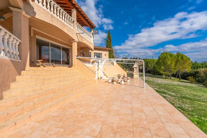 Maison - 200 m² - 6 pièces