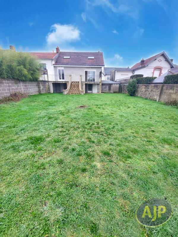 Maison - 121 m² - 6 pièces