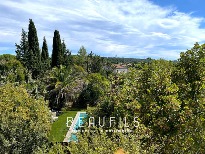 Maison - 267 m² - 10 pièces