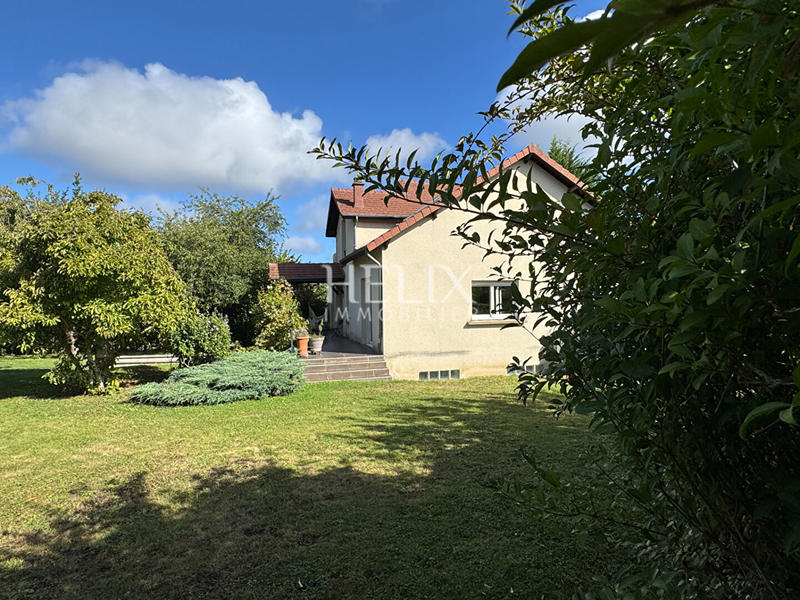 Maison - 163 m² - 9 pièces