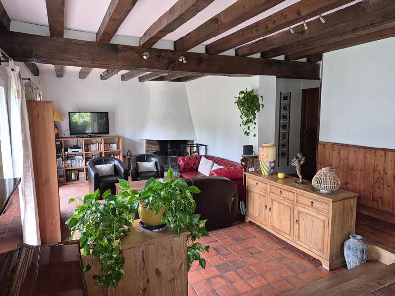 Maison - 210 m² - 8 pièces