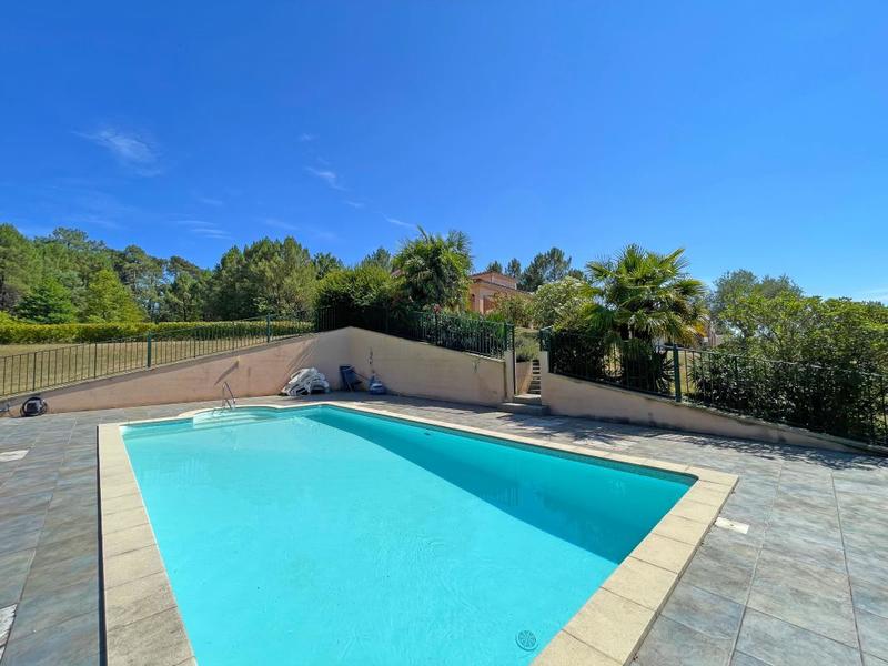 Maison - 190 m² - 5 pièces