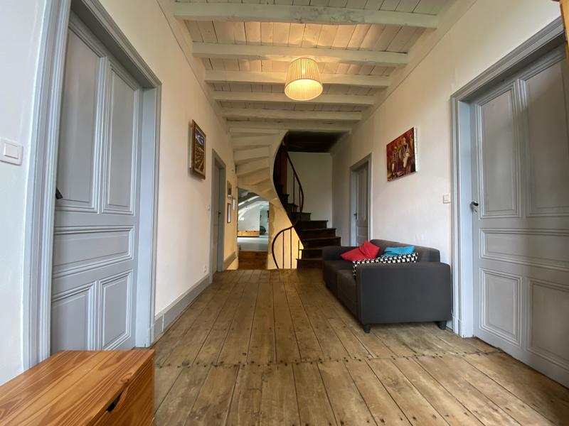 Maison - 520 m² - 18 pièces