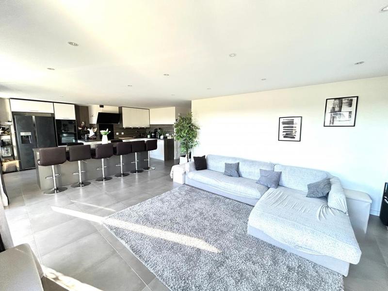 Appartement - 102 m² - 4 pièces