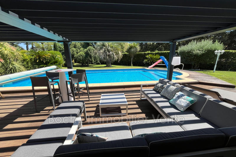 Villa - 200 m² - 5 pièces