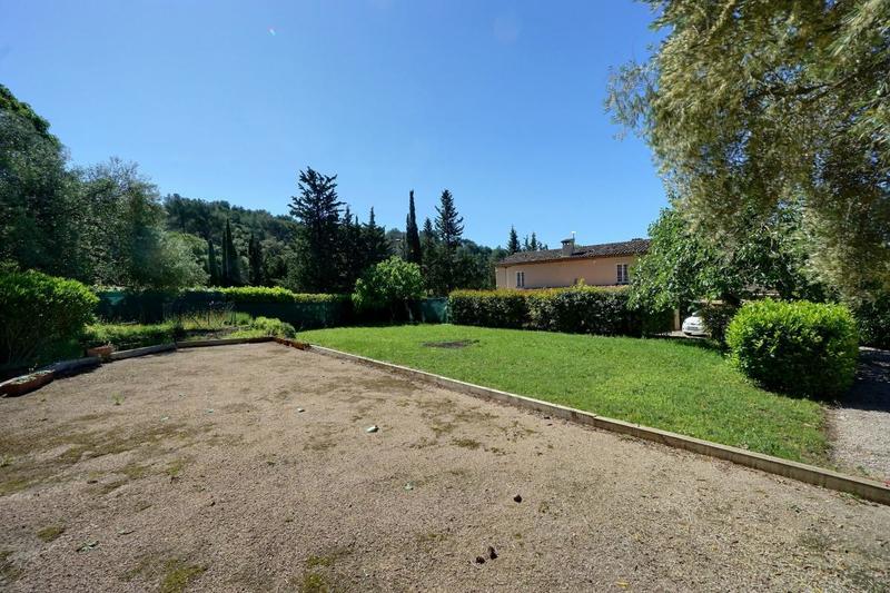 Mas - 360 m² - 11 pièces