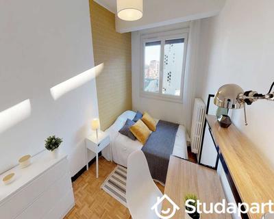 Chambre - 80 m² - 1 pièce