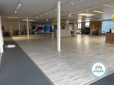 Maison - 1 730 m² - 2 pièces